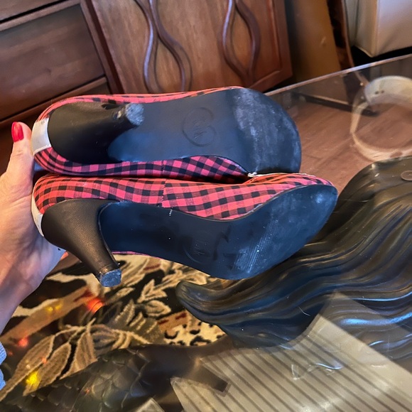 Tuk heels size 7 - Picture 3 of 6